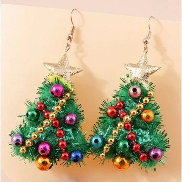 Decorated Glee🎄🎅🏼🎁✨Christmas Tree Happy Holidays Dangle Earrings - Picture 5 of 7